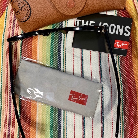 Ray Ban Wayfarer Polarized - Picture 2 of 3